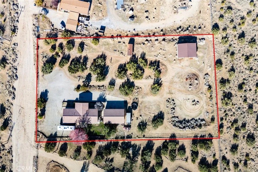 Photo of 10163 Ponderosa Rd, Pinon Hills, CA 92372 (MLS # CV25268950)