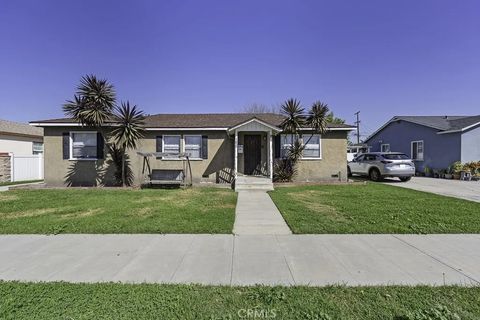 Photo of 1659 E Plymouth St, Long Beach, CA 90805 (MLS # RS26060339)