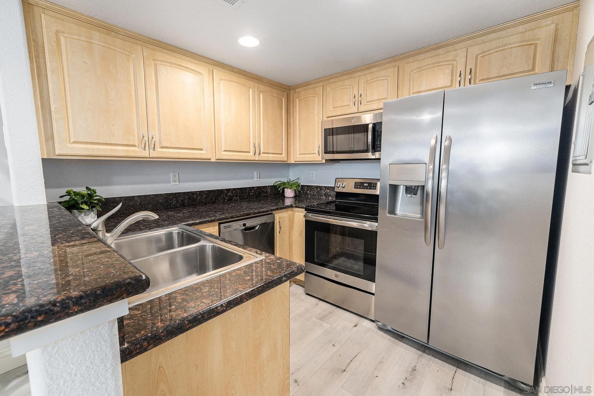 3967 Nobel Drive 264