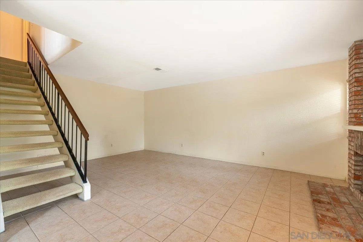 13669 Sycamore Tree