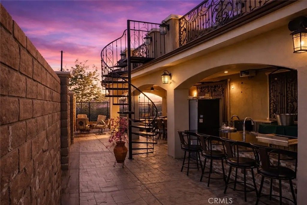 Photo of 6895 Baroque Ct, San Bernardino, CA 92407 (MLS # CV26068035)