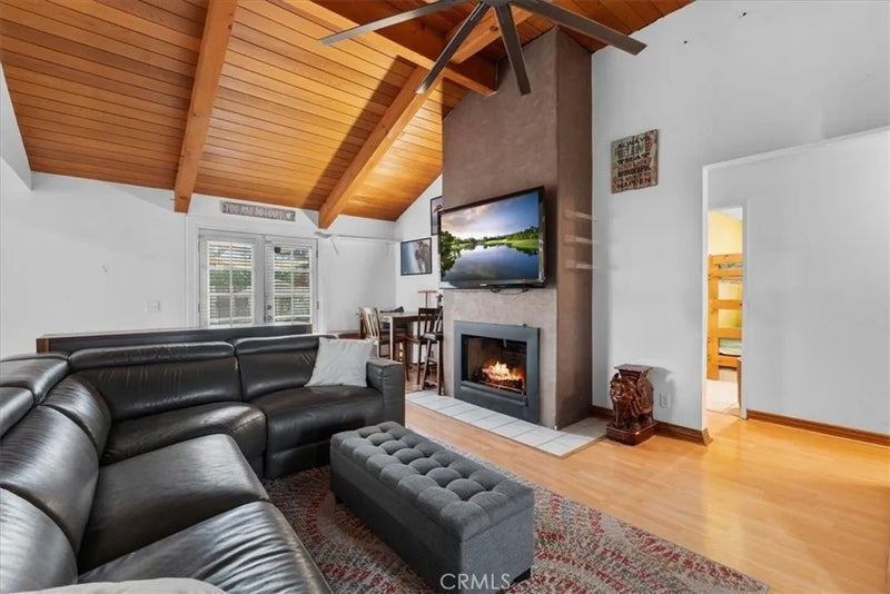 1152 N Redding