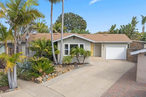 Photo of 823 La Salina Pl, Oceanside, CA 92054 (MLS # 260001927)