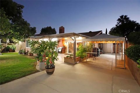 Tiny photo for 10226 Amboy Ave, Pacoima, CA 91331 (MLS # GD25233385)
