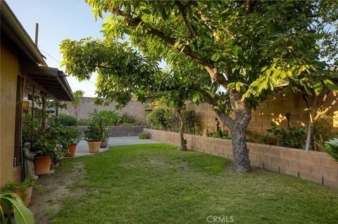 Tiny photo for 10226 Amboy Ave, Pacoima, CA 91331 (MLS # GD25233385)