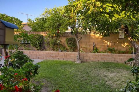 Tiny photo for 10226 Amboy Ave, Pacoima, CA 91331 (MLS # GD25233385)