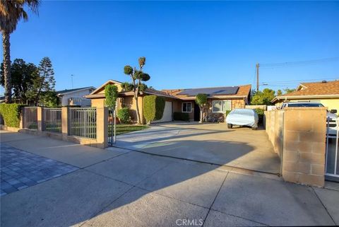 Tiny photo for 10226 Amboy Ave, Pacoima, CA 91331 (MLS # GD25233385)
