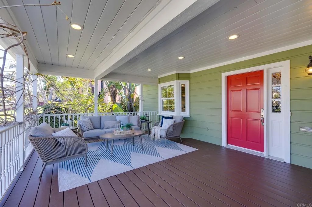 4483 Santa Monica Avenue