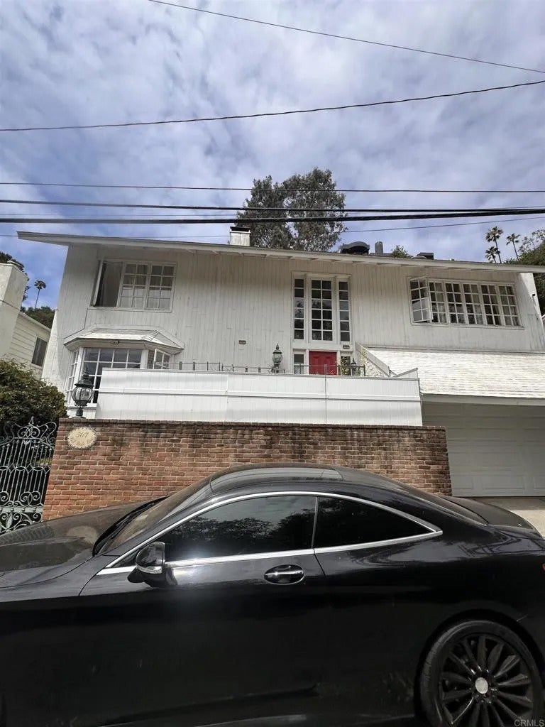 507 W Rustic Rd