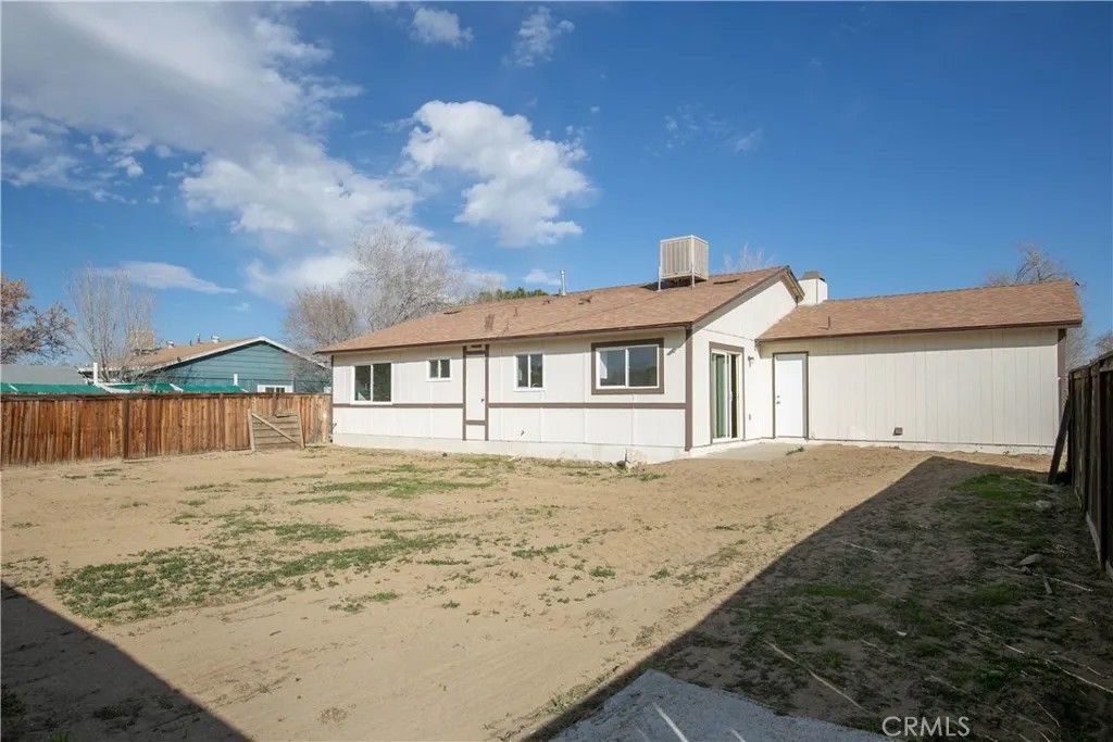 Photo of 40629 178th St, Lake Los Angeles, CA 93535 (MLS # SR26030646)