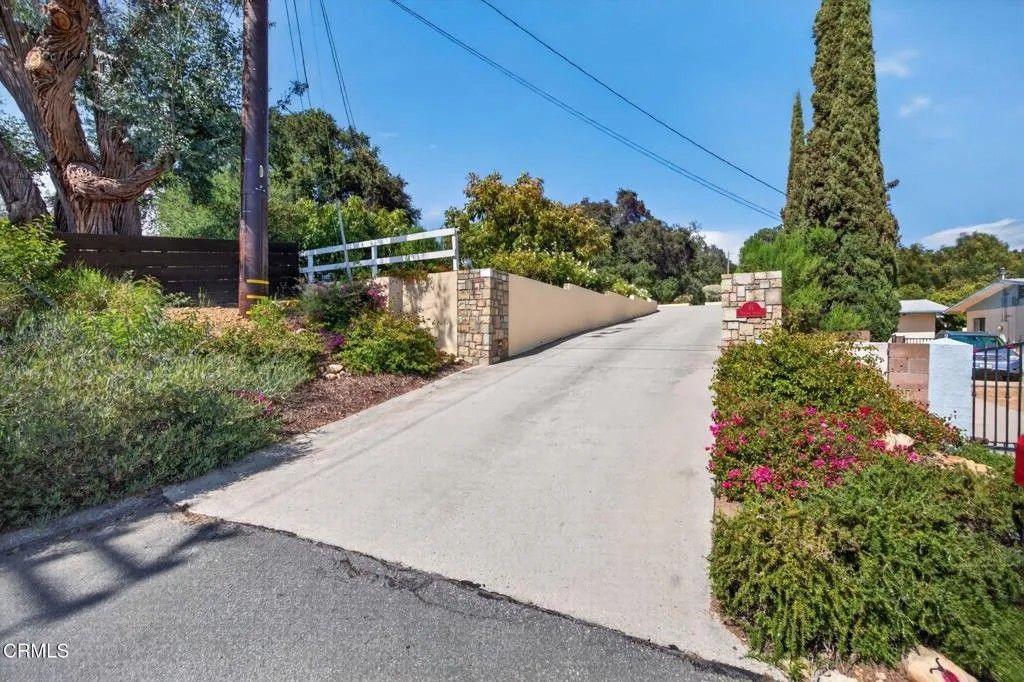 Photo of 98 Howard Avenue, Oak View, CA 93022 (MLS # V1-36097)