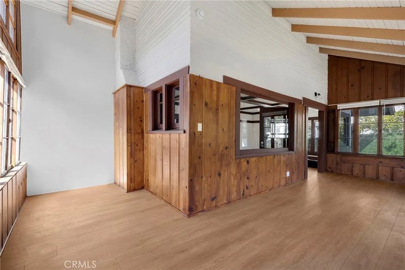 323 N New Hampshire