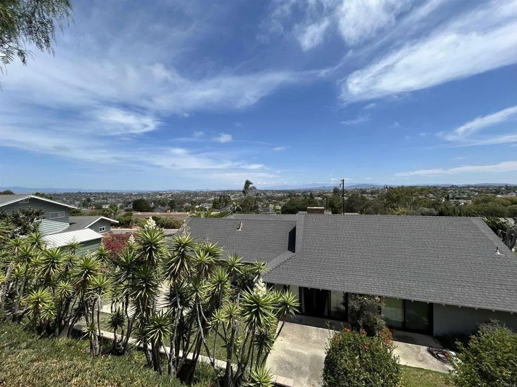 3495 Ridgecrest Dr.