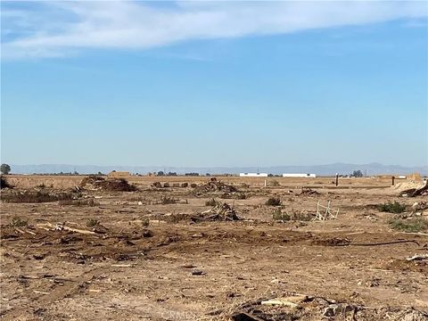 Tiny photo for 1896 E Underwood Rd, Holtville, CA 92250 (MLS # SB25267824)