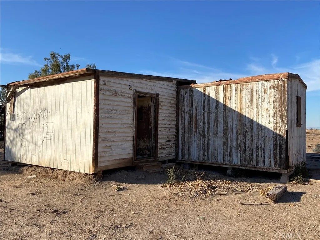 Photo of 1896 E Underwood Rd, Holtville, CA 92250 (MLS # SB25267824)