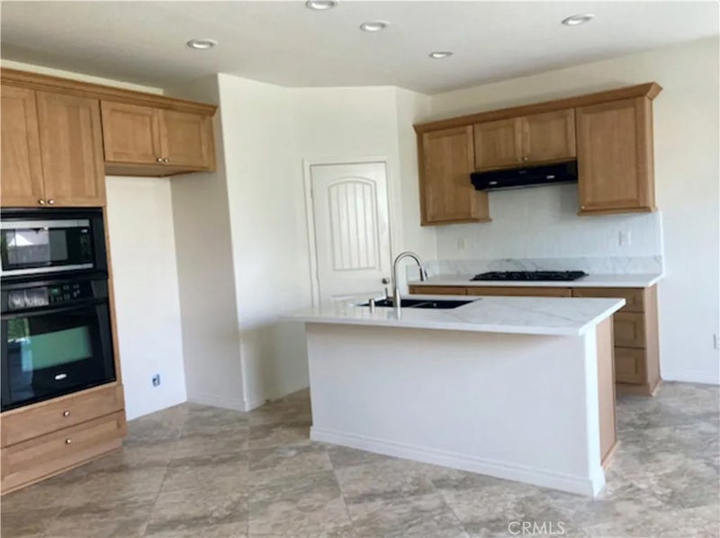 30272 Tattersail Way