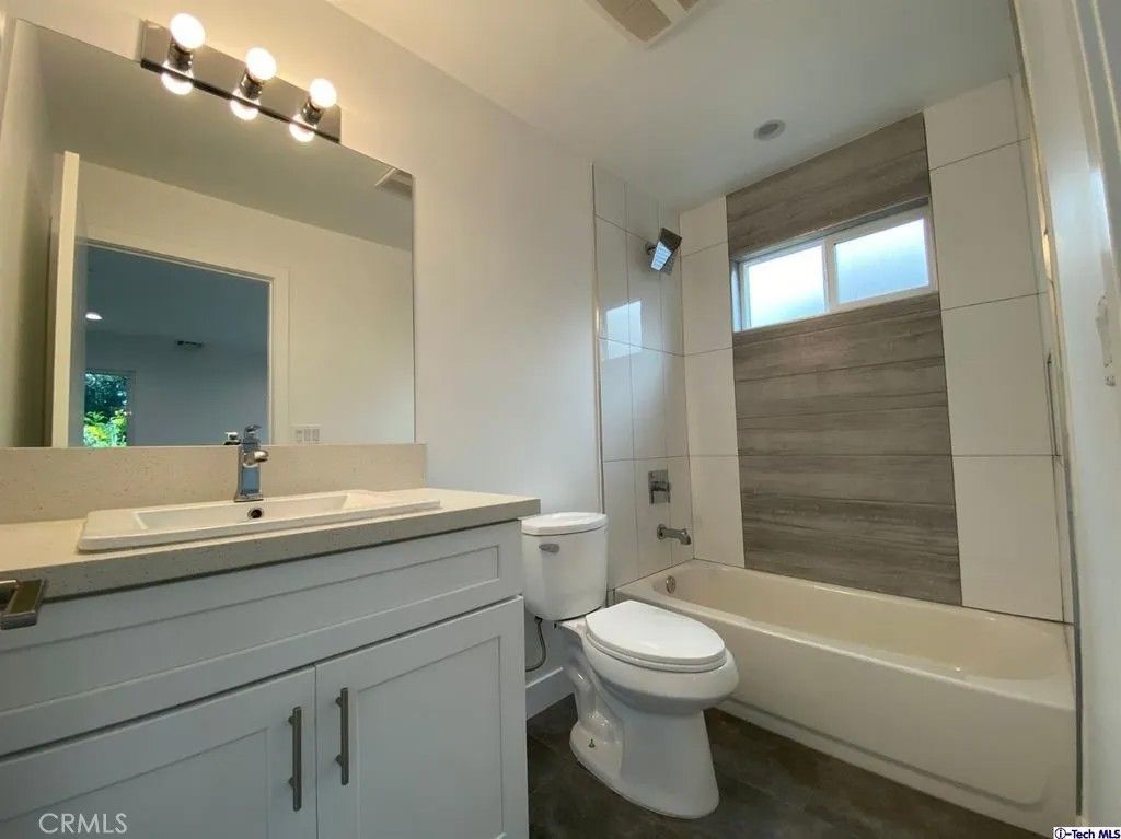 Photo of 5645 Willowcrest Ave, North Hollywood, CA 91601 (MLS # SR26084280)