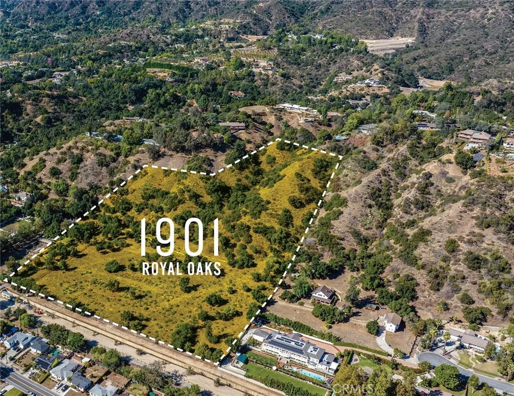 1901 Royal Oaks