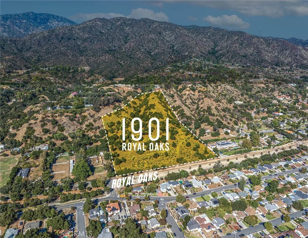 1901 Royal Oaks