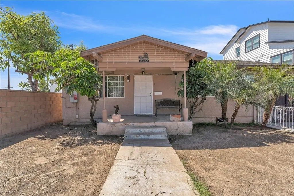 Photo of 1208 E 3rd ST, Santa Ana, CA 92701 (MLS # PW26104620)