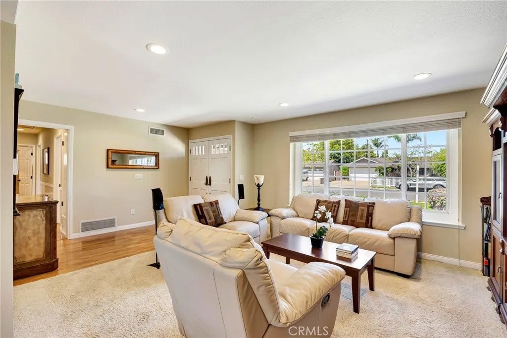 15392 Hanover Lane