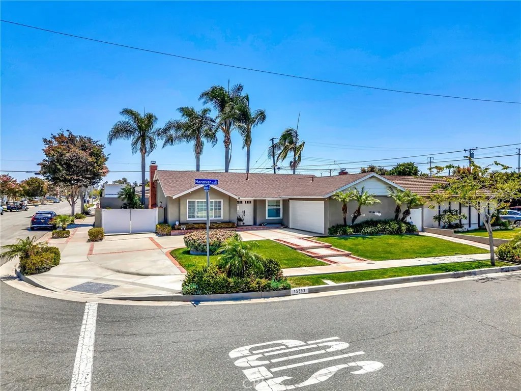 15392 Hanover Lane