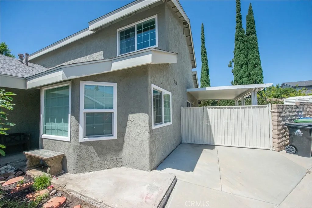 10057 Hillview