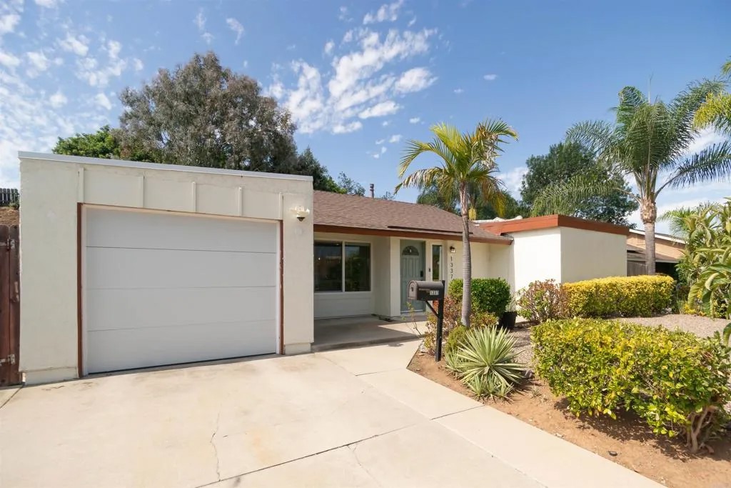 1337 Calle Colnett