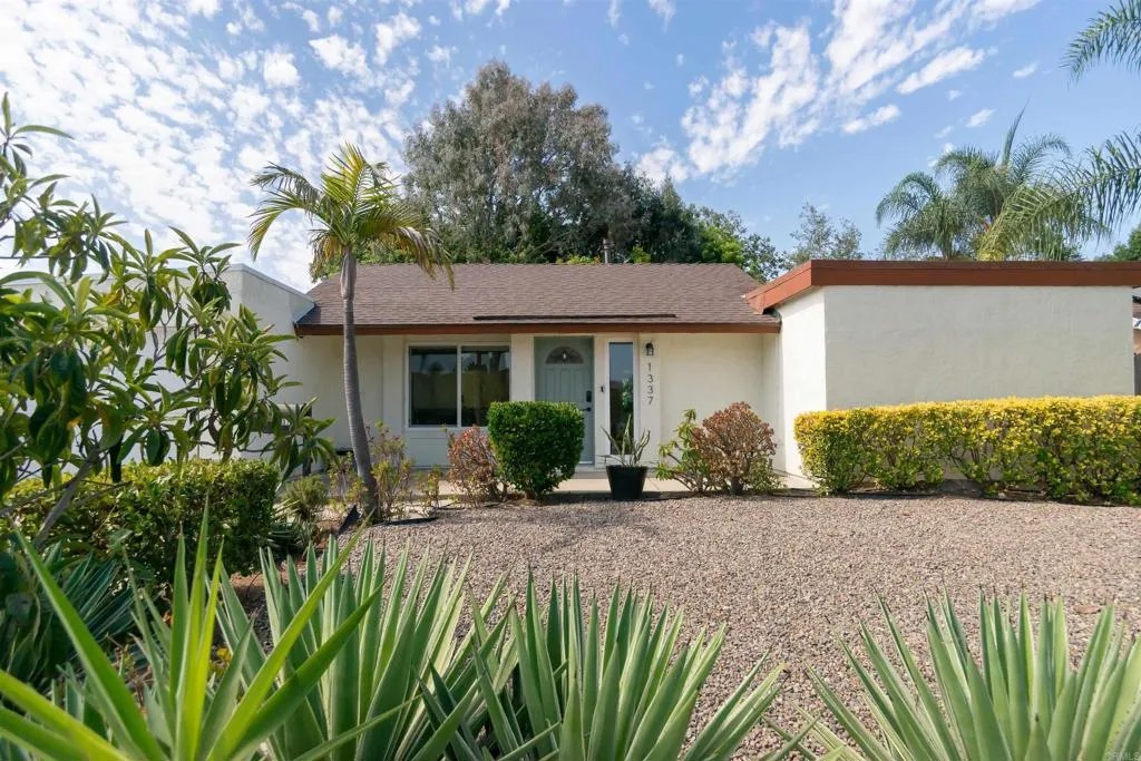 1337 Calle Colnett