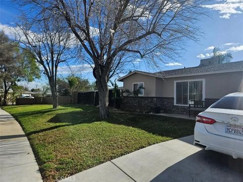 Photo of 19263 Easton St, Rialto, CA 92376 (MLS # CV26024376)