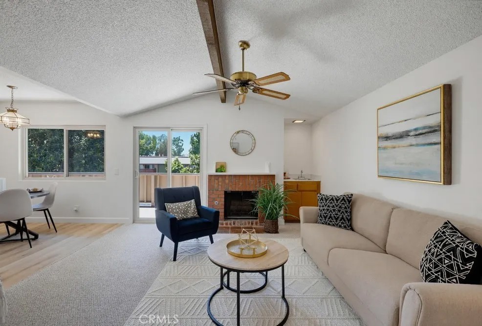 640 N Brea 68