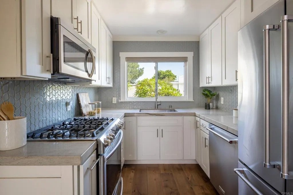 6321 Celia Vista