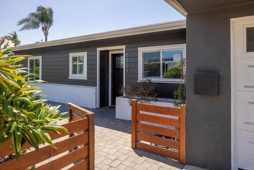 6321 Celia Vista