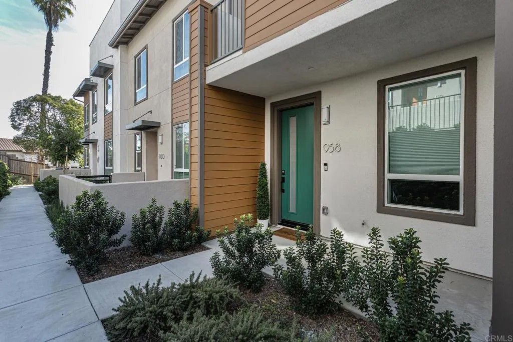 Photo of 958 Foxwood Lane, Vista, CA 92081 (MLS # NDP2511557)