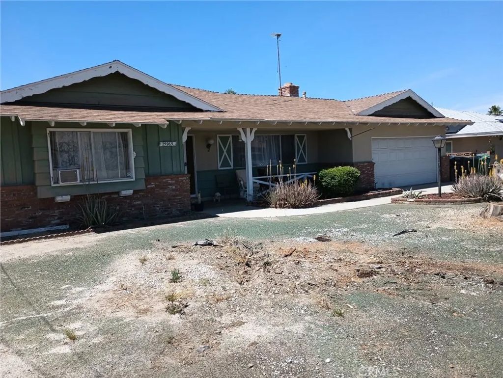Photo of 25965 New Chicago Ave, Hemet, CA 92544 (MLS # IV26068619)