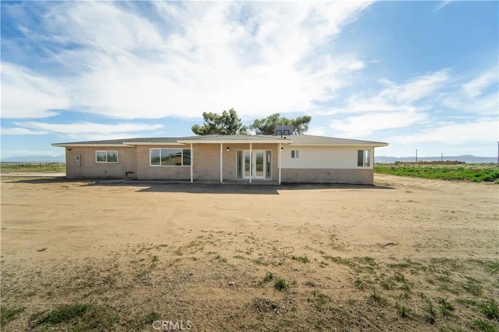 Photo of 49020 70th St, Lancaster, CA 93536 (MLS # SR26084127)