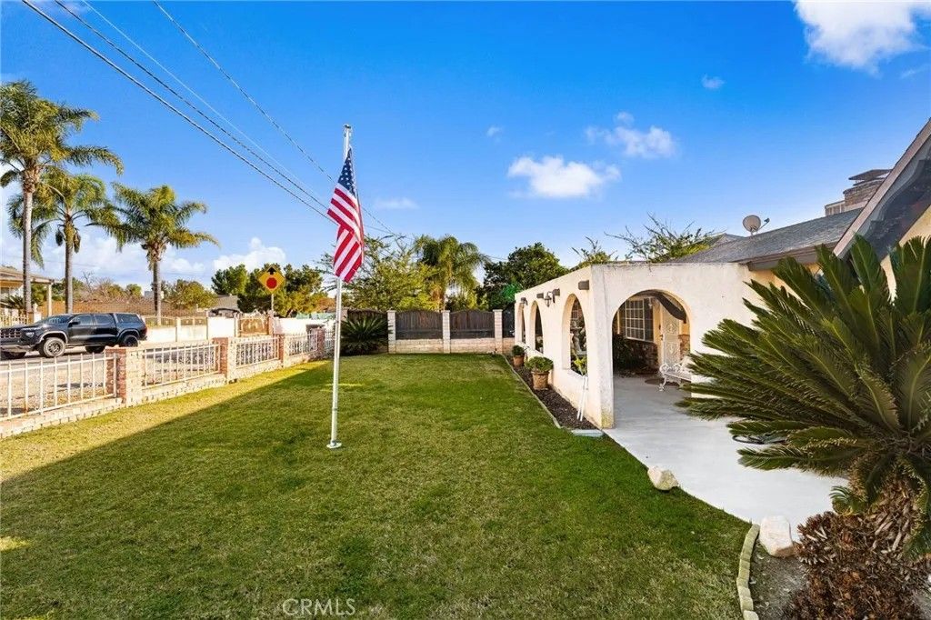 Photo of 10428 Keller Avenue, Riverside, CA 92505 (MLS # CV26012895)