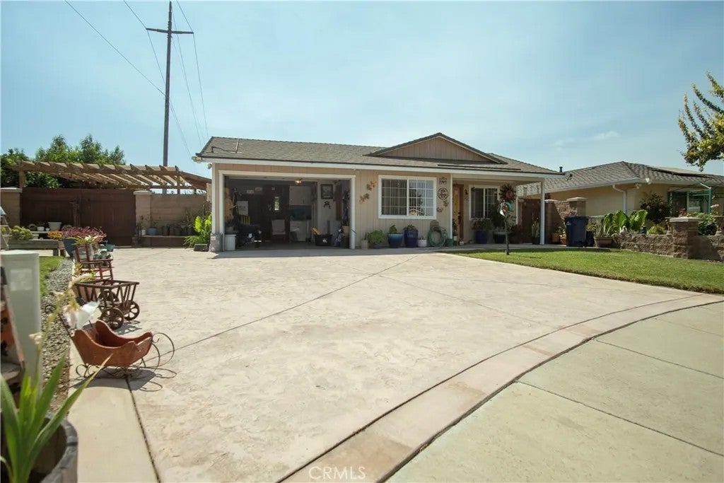 Photo of 101 Pine Circle, King City, CA 93930 (MLS # PI26194605)