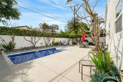 Tiny photo for 5730 Newcastle Avenue, Encino, CA 91316 (MLS # SR25234347)