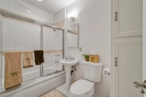 Tiny photo for 5730 Newcastle Avenue, Encino, CA 91316 (MLS # SR25234347)
