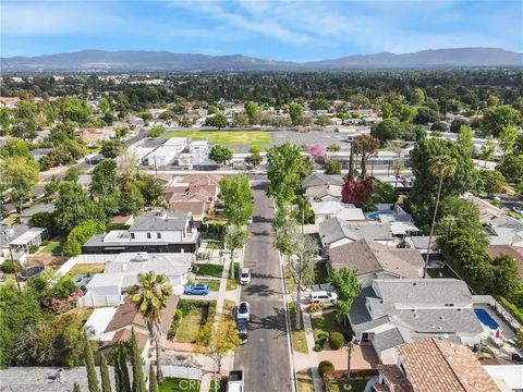 Tiny photo for 5730 Newcastle Avenue, Encino, CA 91316 (MLS # SR25234347)