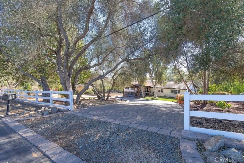 210 Rancho Camino