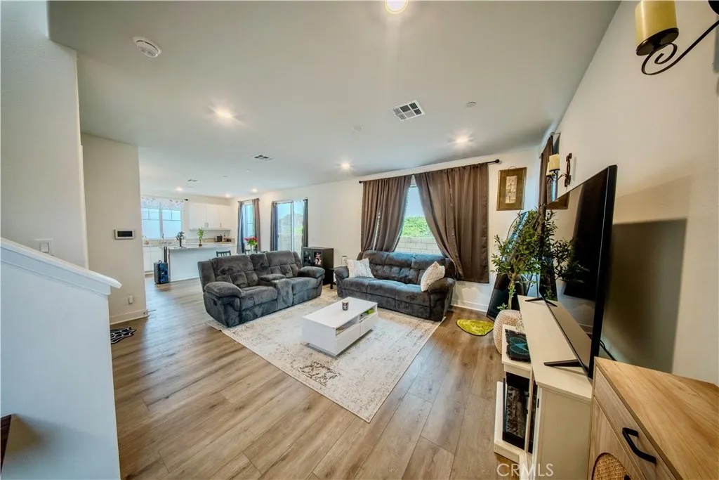 364 Castaic Way