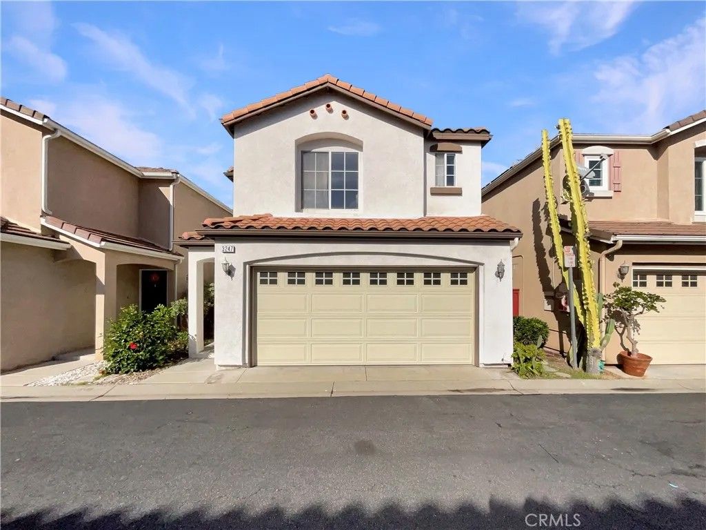 Photo of 3247 Garden Ln, Hawthorne, CA 90250 (MLS # DW25266383)