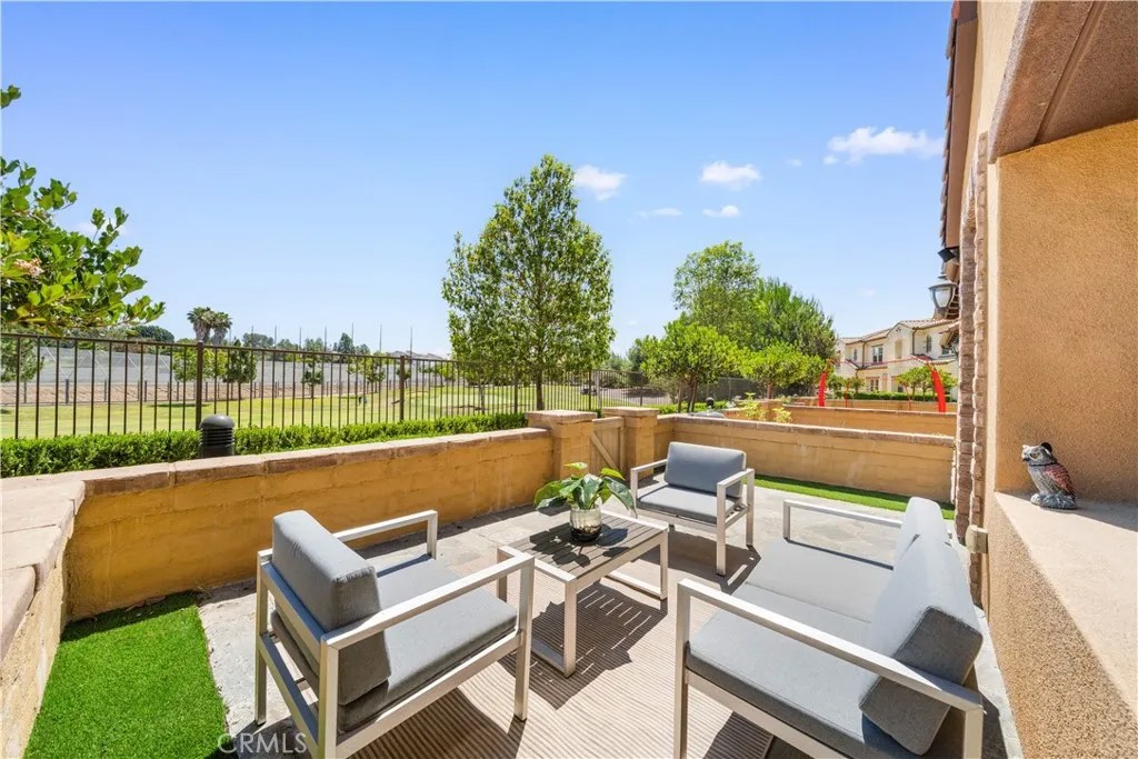 2437 Sanabria Ln