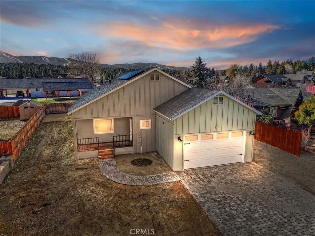 Photo of 304 San Anselmo, Big Bear Lake, CA 92314 (MLS # IG25277347)