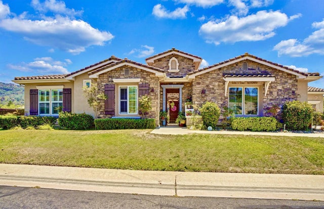 27248 Saint Andrews Ln, Valley Center