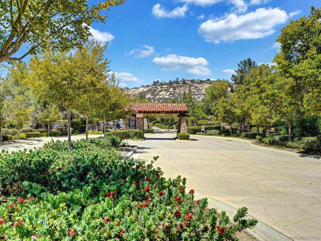 Photo of 27248 Saint Andrews Ln, Valley Center, CA 92082 (MLS # 260019036)