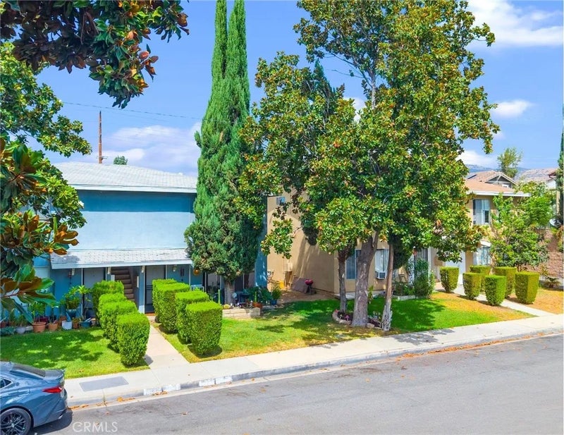 3401--3411 Butterfield Avenue