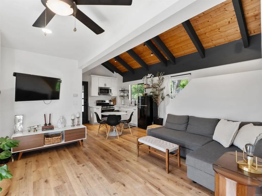 20790 Fortuna Del Norte